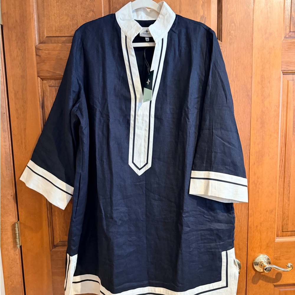 Tuckernuck Black Tunic with Ivory Trim Collar - Picture 2 of 6